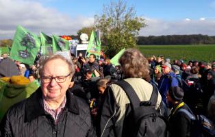 Michael Müller hielt eine Rede bei der "Ende Gelände"-Solidaritäts-Demonstration.